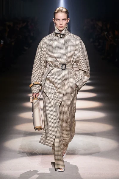 Look 5